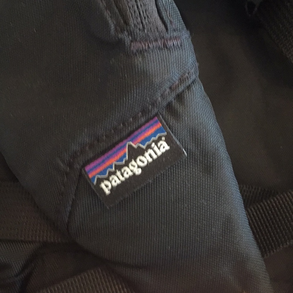 Patagonia sling bag black